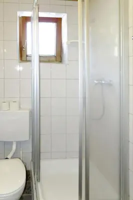 Ein Badezimmer in der Unterkunft Apartment Neuner-1 by Interhome