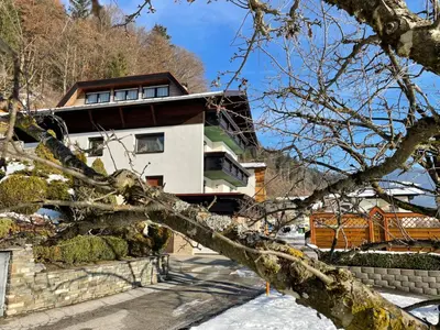 Das Gebäude in dem sich die Ferienwohnung befindet