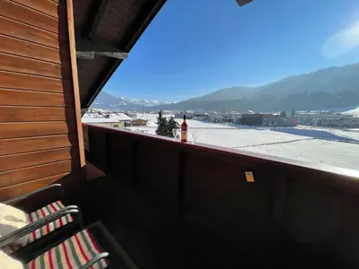 Ein allgemeiner Bergblick oder ein Berglick von der Ferienwohnung aus
