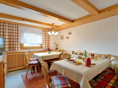 Ein Sitzbereich in der Unterkunft Apartment Comfortappart Eberharter by Interhome