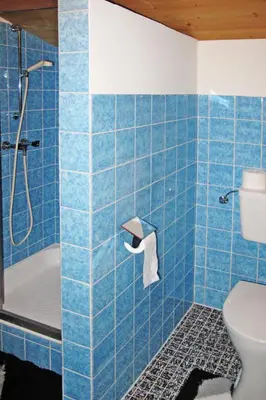 Ein Badezimmer in der Unterkunft Apartment Hochwart by Interhome