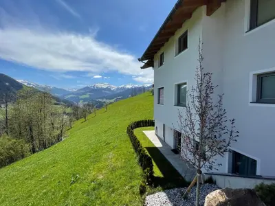 Ein allgemeiner Bergblick oder ein Berglick von der Ferienwohnung aus