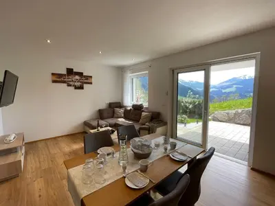 Ein allgemeiner Bergblick oder ein Berglick von der Ferienwohnung aus
