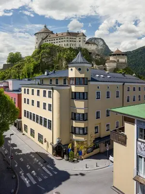 Ein allgemeiner Bergblick oder ein Berglick von des Hotels aus