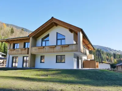 Ein allgemeiner Bergblick oder ein Berglick von des Chalets aus