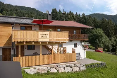 Ein allgemeiner Bergblick oder ein Berglick von der Ferienwohnung aus
