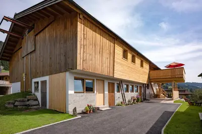 Das Gebäude in dem sich die Ferienwohnung befindet