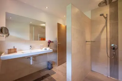Ein Badezimmer in der Unterkunft Alpinjuwel in Hippach