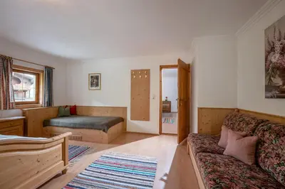 Ein Sitzbereich in der Unterkunft Tuxerhof