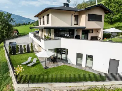 Ein allgemeiner Bergblick oder ein Berglick von der Ferienwohnung aus