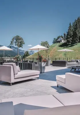 Ein allgemeiner Bergblick oder ein Berglick von des Hotels aus
