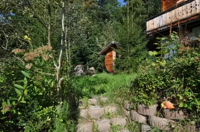Ein Garten an der Unterkunft Sonnenplatzl im Zillertal