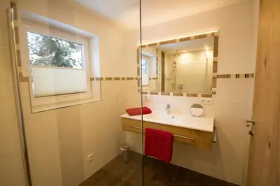 Ein Badezimmer in der Unterkunft Haus Scheuerer
