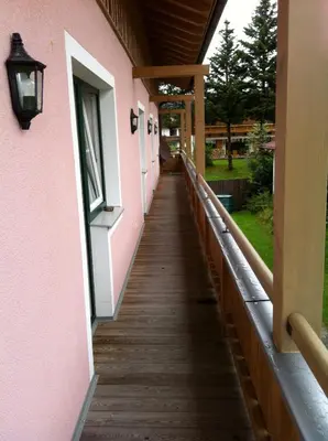 Das Gebäude in dem sich die Ferienwohnung befindet