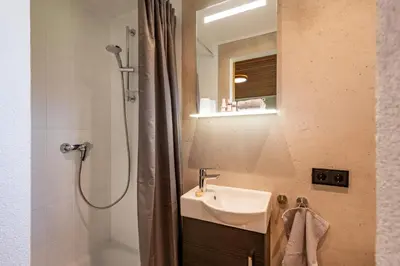 Ein Badezimmer in der Unterkunft Haus Alpenrose