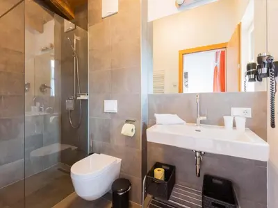 Ein Badezimmer in der Unterkunft Chalet in Niedernsill near Ski Slopes