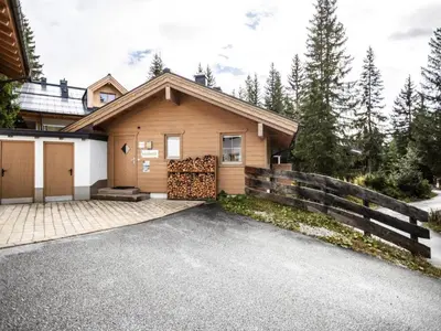 Das Gebäude in dem sich das Chalet befindet