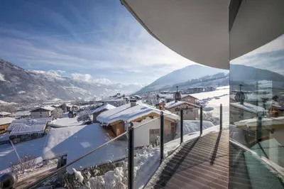 Ein allgemeiner Bergblick oder ein Berglick von des Hotels aus