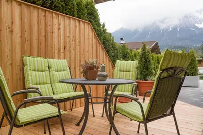 Ein allgemeiner Bergblick oder ein Berglick von der Ferienwohnung aus