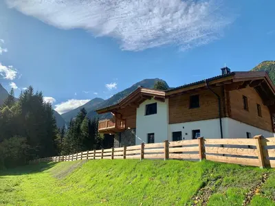 Ein allgemeiner Bergblick oder ein Berglick von des Chalets aus