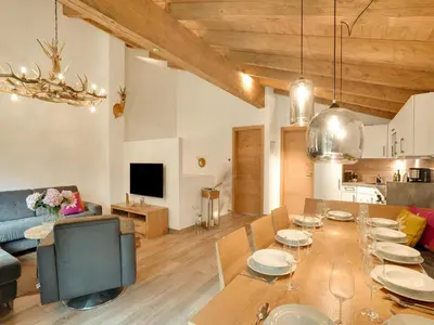 Ein Sitzbereich in der Unterkunft Chalet in Krimml near Zillertal Ski Arena