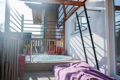 Ein Bett oder Betten in einem Zimmer der Unterkunft Edelnest by Peak Stay
