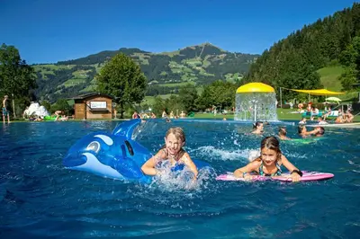 Der Swimmingpool an oder in der Nähe von Haus Klingenschmid