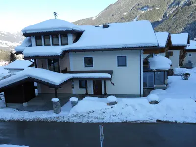 Ein allgemeiner Bergblick oder ein Berglick von der Ferienwohnung aus