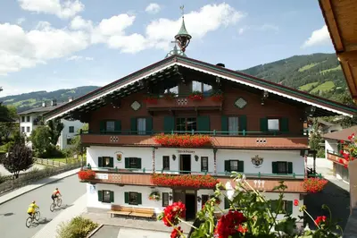 Ein allgemeiner Bergblick oder ein Berglick von der Pension aus