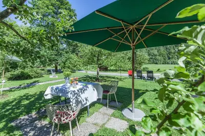Ein Garten an der Unterkunft Hotel B&B 