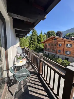 Ein allgemeiner Bergblick oder ein Berglick von der Ferienwohnung aus