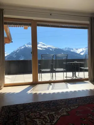 Ein allgemeiner Bergblick oder ein Berglick von der Ferienwohnung aus
