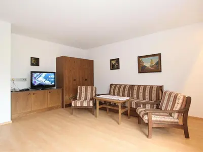 TV/Unterhaltungsangebot in der Unterkunft Apartment Römerhof-1 by Interhome
