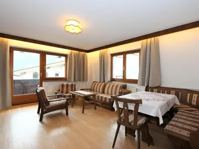 Ein Sitzbereich in der Unterkunft Apartment Römerhof-2 by Interhome