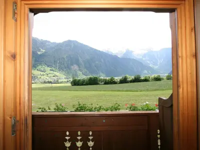 Ein allgemeiner Bergblick oder ein Berglick von der Ferienwohnung aus