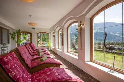 Ein allgemeiner Bergblick oder ein Berglick von des Hotels aus