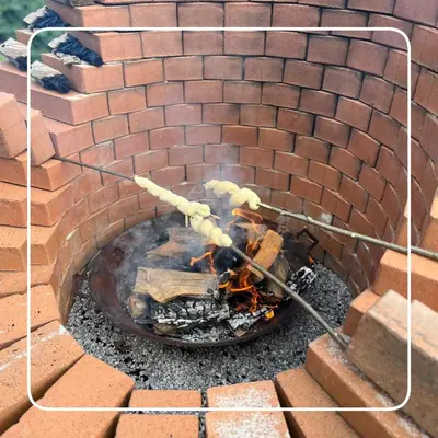 Ein für Gäste verfügbarer Grill in der Ferienwohnung
