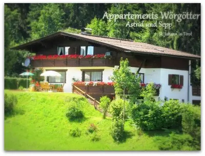 Ein Garten an der Unterkunft Appartement Wörgötter Astrid und Sepp