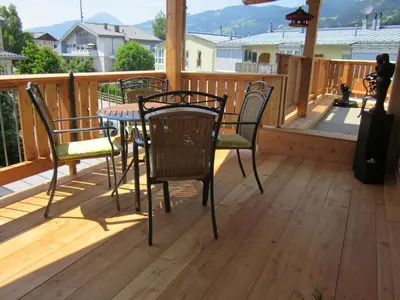 Ein Balkon oder eine Terrasse in der Unterkunft Deluxe Apartment Bergsicht - Kirchberg Center