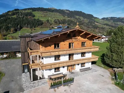 Ein allgemeiner Bergblick oder ein Berglick von der Ferienwohnung aus