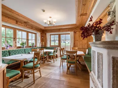 Ein Sitzbereich in der Unterkunft Appartements Haflingerhof