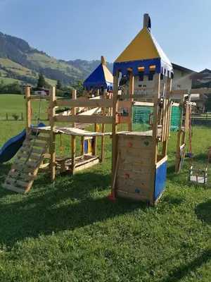 Ein Kinderspielbereich in der Unterkunft Appartment Martin