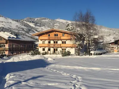 Appartementhaus Schubert im Winter