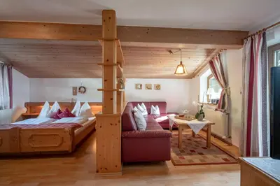 Ein Bett oder Betten in einem Zimmer der Unterkunft Haus Lindeneck - Erika Schwentner