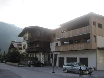 Ein allgemeiner Bergblick oder ein Berglick von der Pension aus