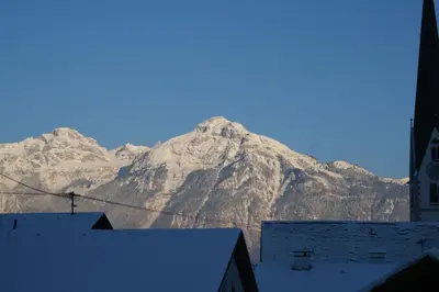 Ein allgemeiner Bergblick oder ein Berglick von der Ferienwohnung aus