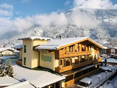 Ein allgemeiner Bergblick oder ein Berglick von des Hotels aus
