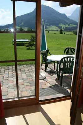 Ein allgemeiner Bergblick oder ein Berglick von der Ferienwohnung aus