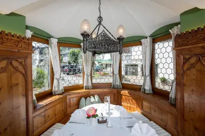 Ein Restaurant oder anderes Speiselokal in der Unterkunft Gasthof Herrnhaus