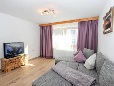 TV/Unterhaltungsangebot in der Unterkunft Holiday Home Sonnblick by Interhome